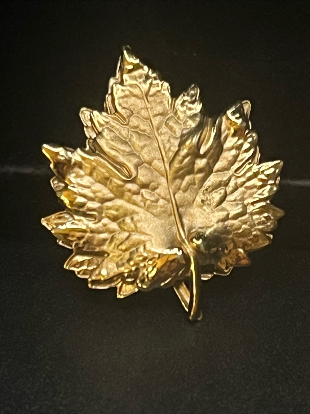 Vintage Napier Gold Tone Maple Leaf Clip On Earrings Signed Autumn Fall - Picture 8 of 9